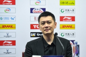 杨鸣谈世界杯中场：众多前锋渴了饿了纷纷出现，谁还记得后卫呢？